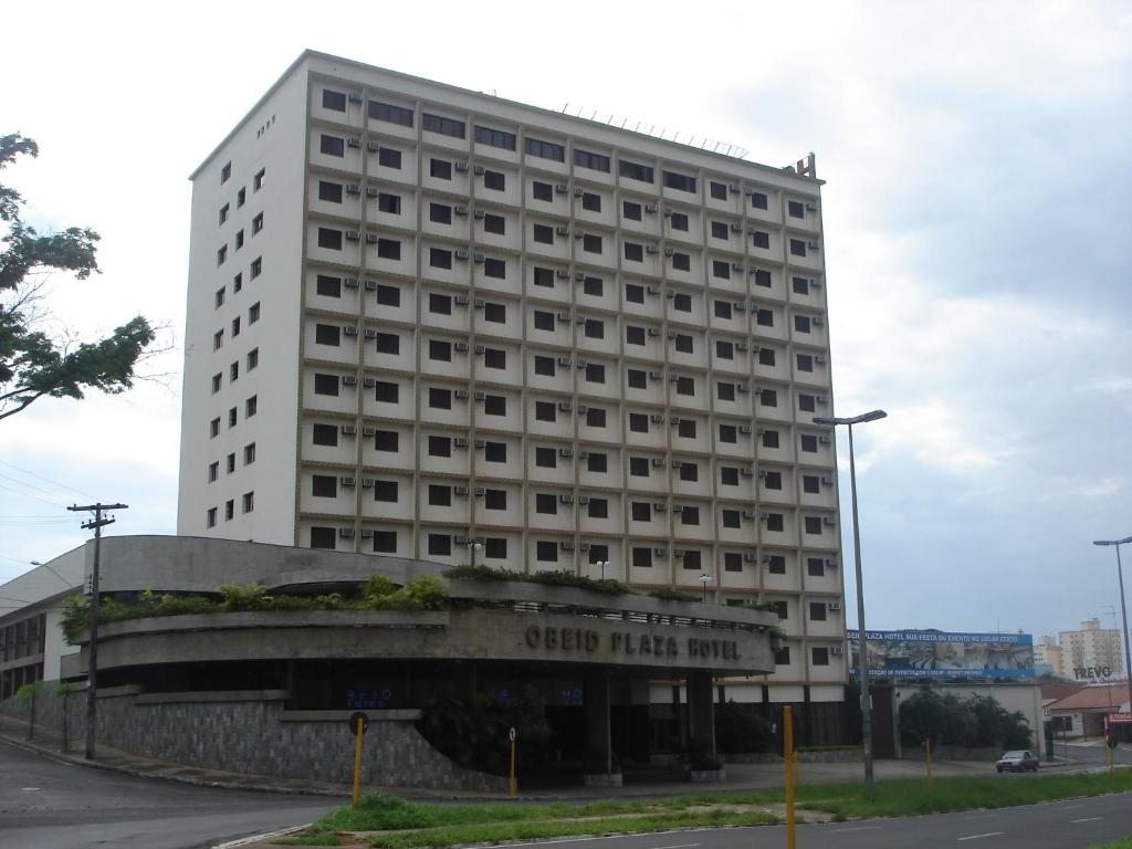 Отель Obeid Plaza Hotel, Бауру
