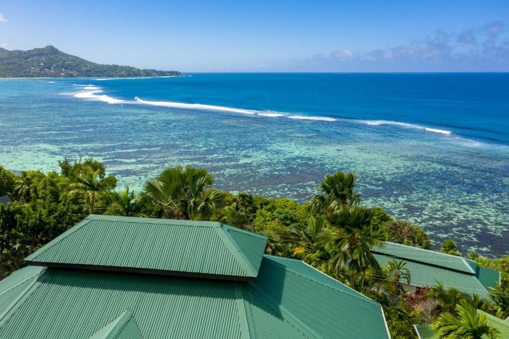 Chalets Bougainville, Такамака