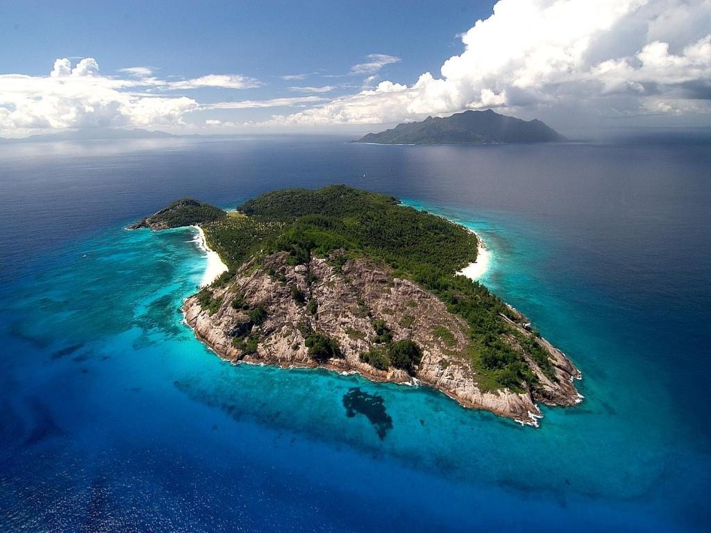 North Island Seychelles, Нор