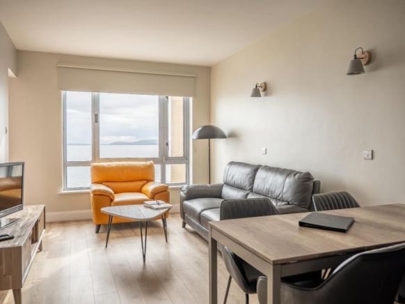Galway Bay Sea View Apartments, Голуэй