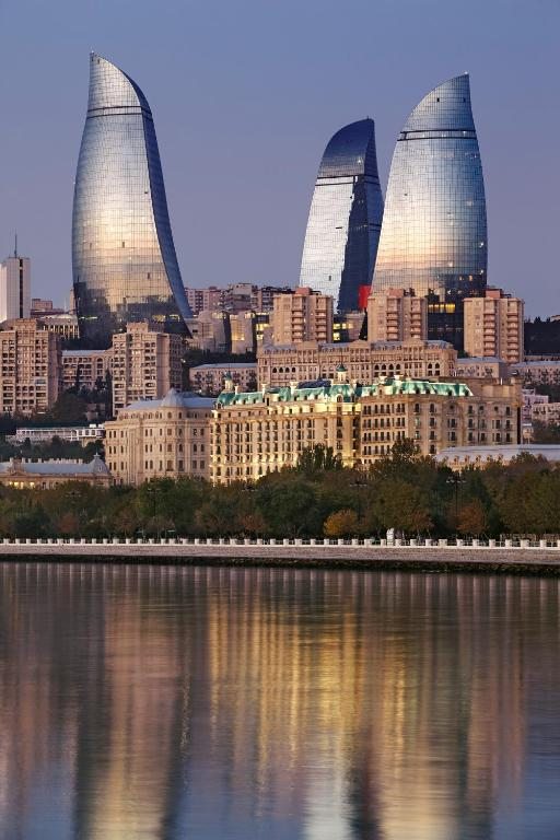 Apartments by Fairmont Baku Flame Towers, Баку