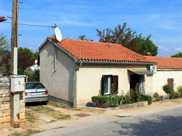Holiday house with a parking space Tar (Porec) - 7025, Тар