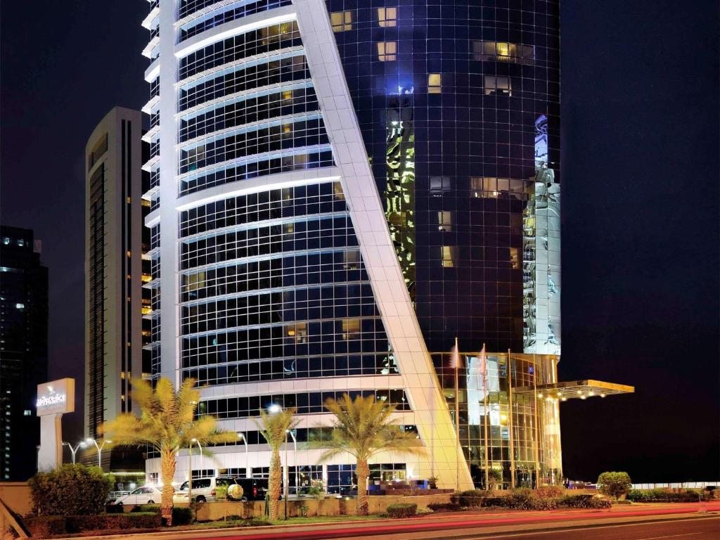 Mövenpick Hotel West Bay Doha, Доха