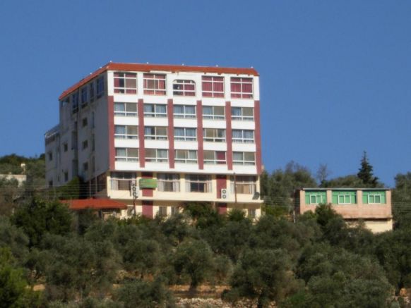Ajloun Hotel, Ирбид