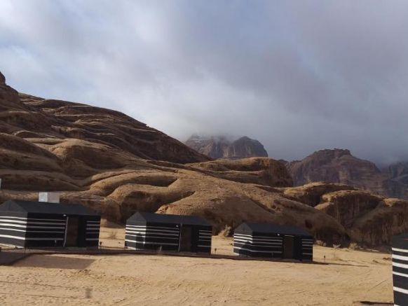 Bronze Mountains Camp Wadi Rum, Акаба