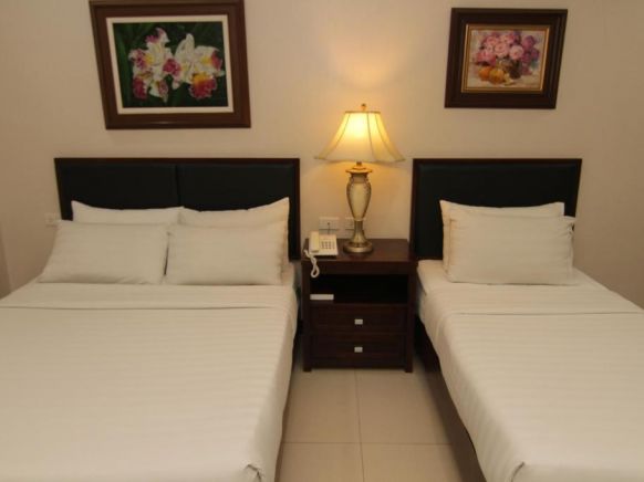 Main Hotel & Suites