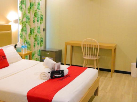RedDoorz Plus @ AS Fortuna Cebu