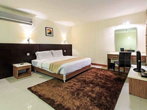 The Orchard Cebu Hotel & Suites