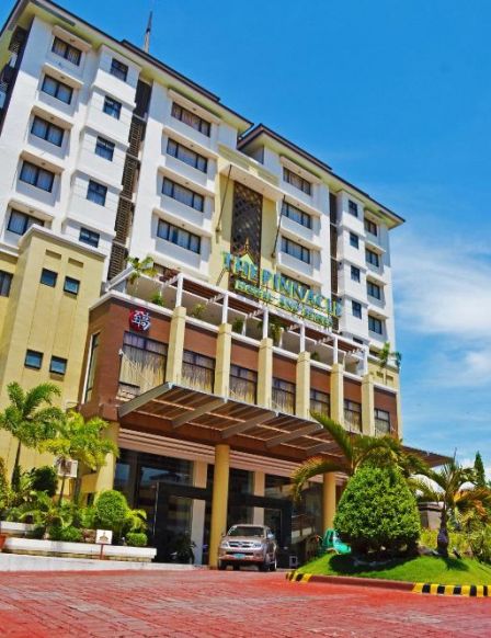 The Pinnacle Hotel and Suites