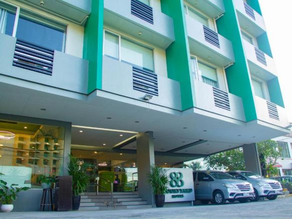 88 Courtyard Hotel, Манила