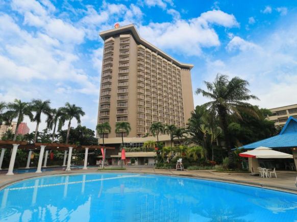 Century Park Hotel, Манила