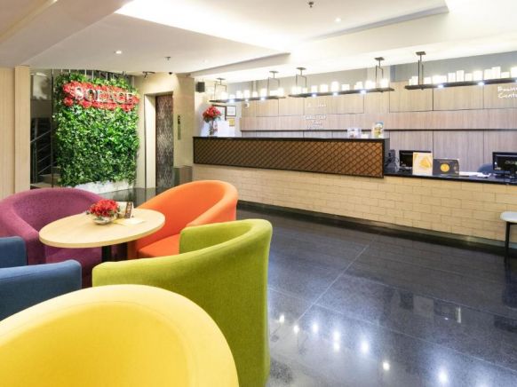 OYO 146 Solace Hotel