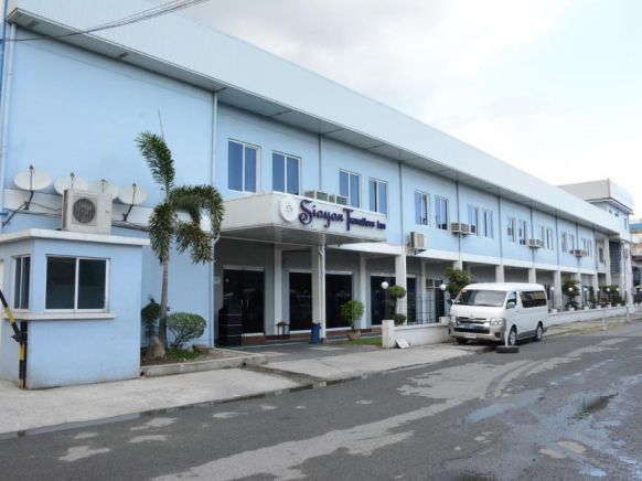 Siayan Travellers Inn