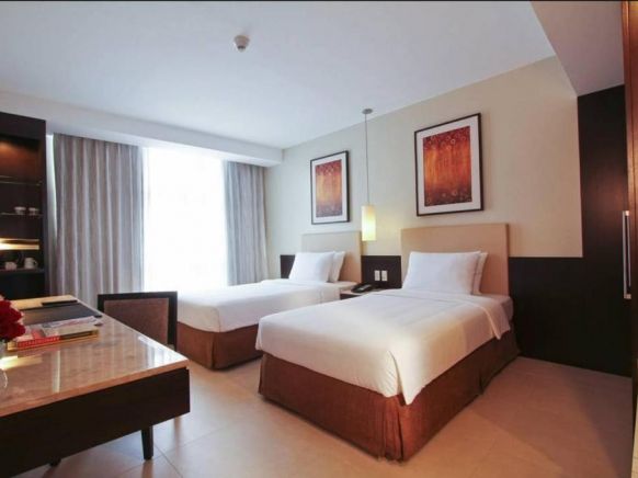 The B Hotel - Managed by The Bellevue Group of Hotels Inc
