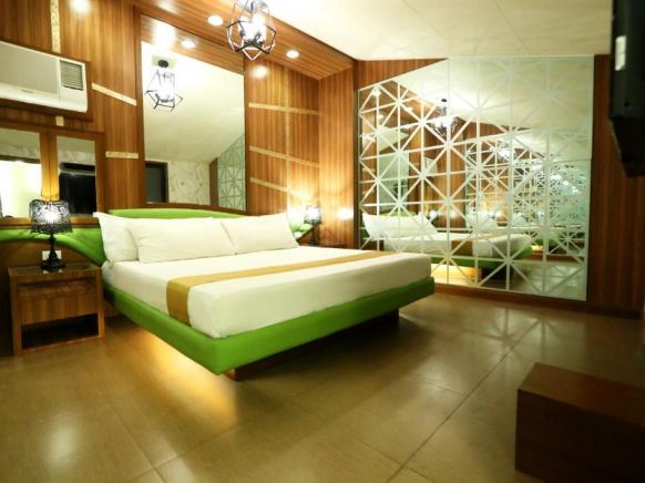 Victoria Court Cuneta Motorist Lodge