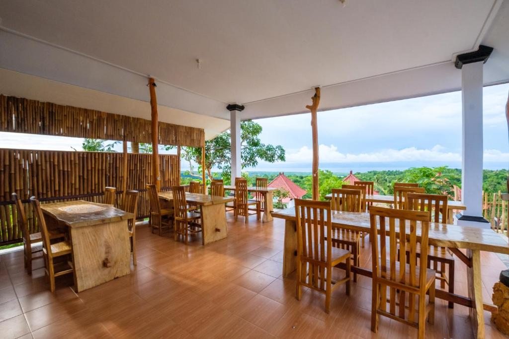 Slumbung Bungalow With Ocean View, Нуса Пенида