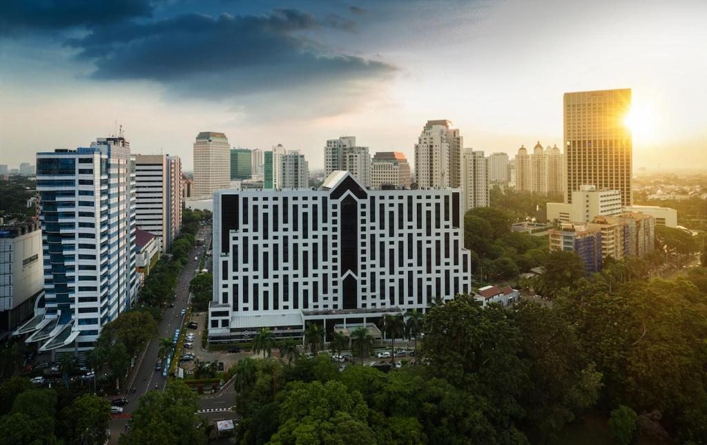 Century Park Hotel, Джакарта