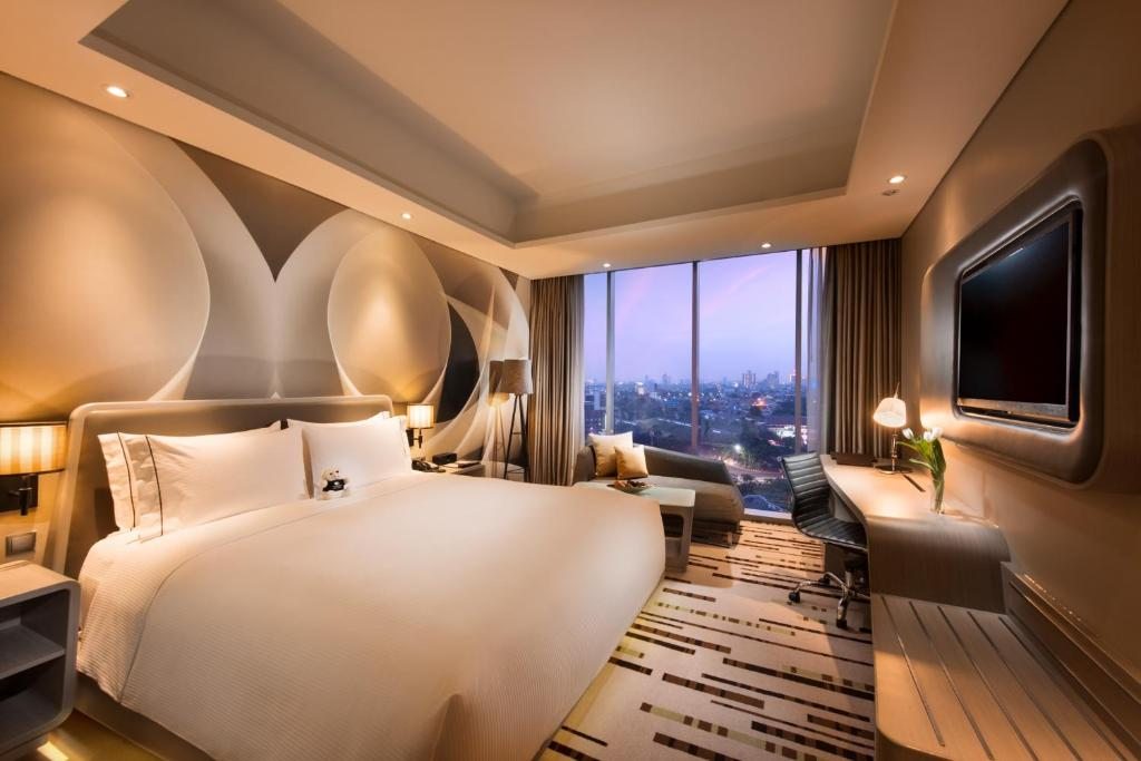 DoubleTree by Hilton Jakarta - Diponegoro, Джакарта