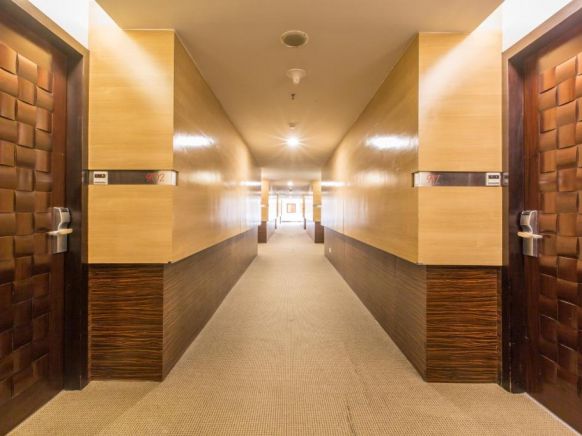 Merlynn Park Hotel