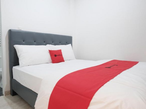 RedDoorz near Taman Palem, Джакарта