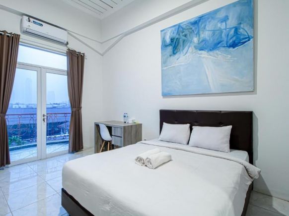 ZEN Rooms De 80's Genteng Ijo