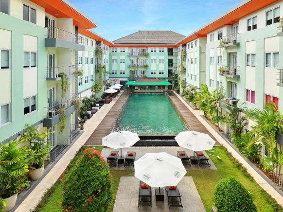 Hotel & Residences Revierview Kuta - Associated HARRIS