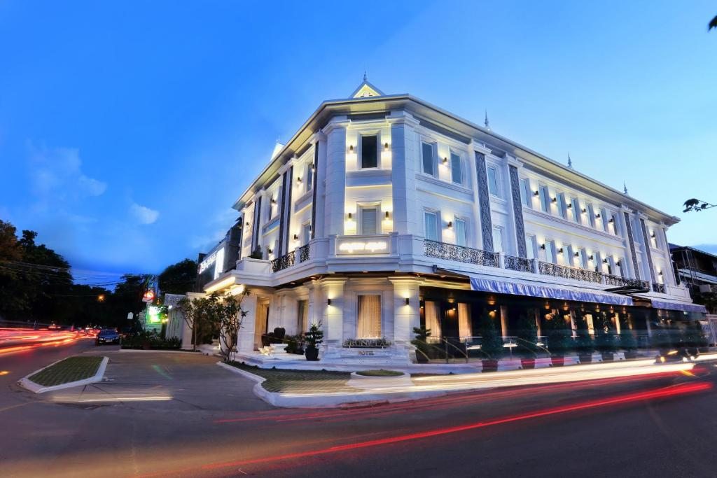 Arunreas Hotel, Пномпень