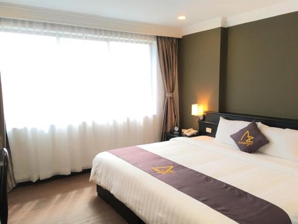 Azumaya Hotel Phnom Penh, Пномпень