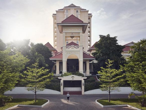 Sofitel Phnom Penh Phokeethra, Пномпень