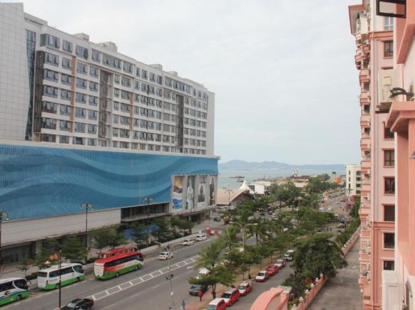 Marimari Marina Service Condo