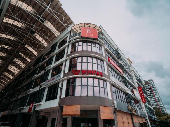 B Lot Hotel