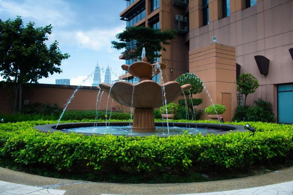 ELegant suites at times squear, Куала-Лумпур