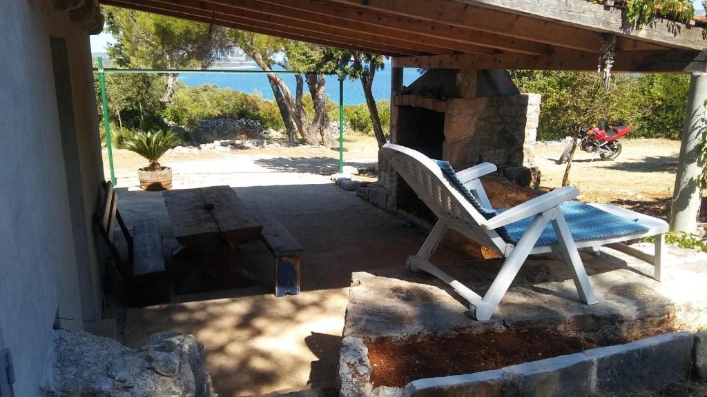 Secluded house with a parking space Cove Borova, Hvar - 13526, Врбань