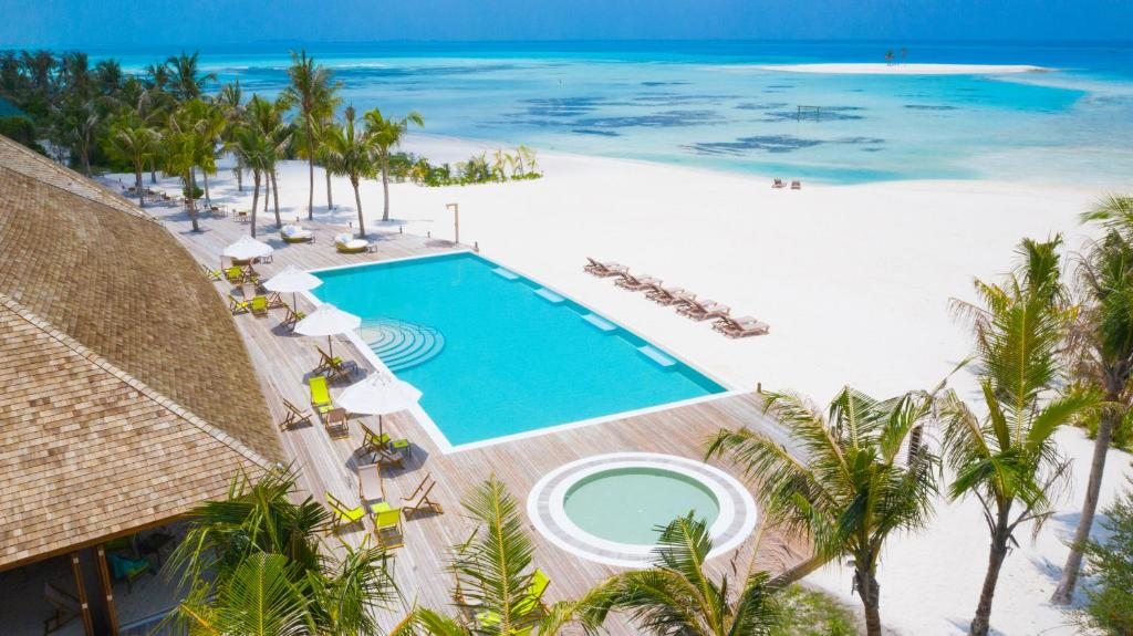 Innahura Maldives Resort, Атолл Лавияни