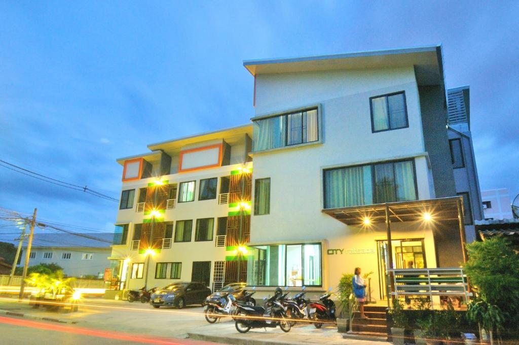City Ratsada Apartment, Лампанг