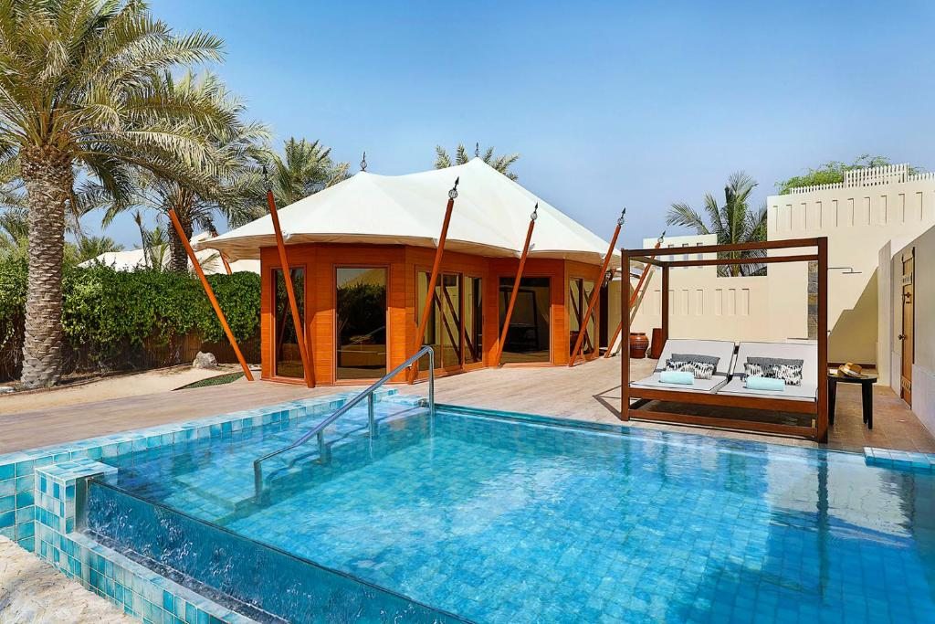 Отель The Ritz-Carlton Ras Al Khaimah, Al Hamra Beach, Рас-эль-Хайма
