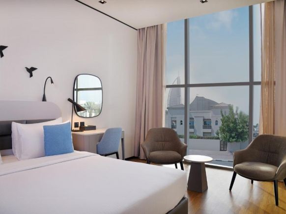 Отель Lemon Tree Hotel, Jumeirah Dubai