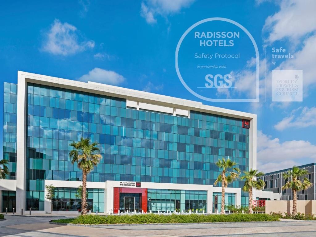 Отель Radisson RED Dubai Silicon Oasis 4*, Дубай, ОАЭ | 101Hotels.com