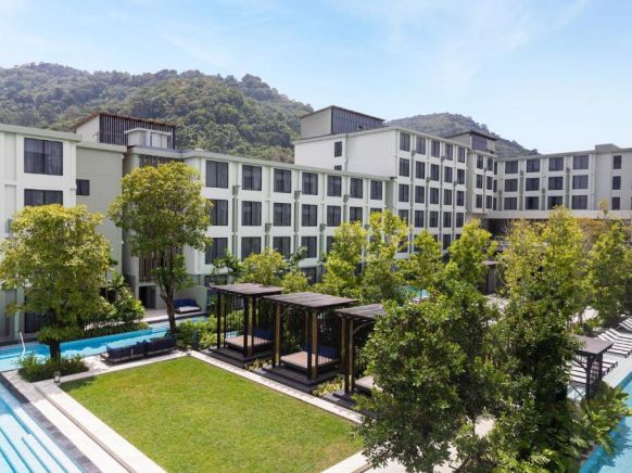 Four Points by Sheraton Phuket Patong Beach Resort, Пхукет