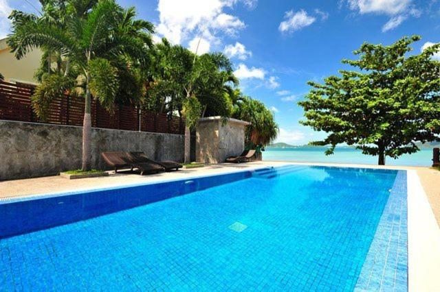Chalong Beach Front Residence, Пхукет