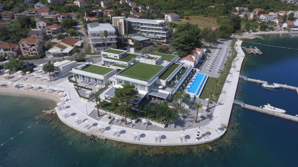 Blue Kotor Bay Premium Spa Resort, Котор