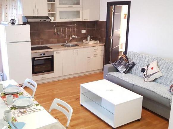 Apartement Xavin, Будва