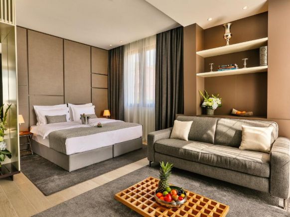 Avanti Hotel & Spa