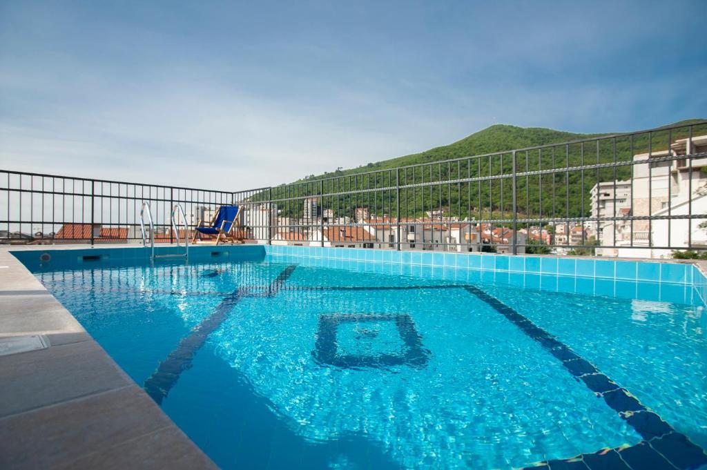 Hotel Twelve, Будва