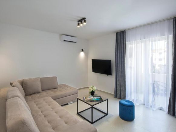 R-Apartments