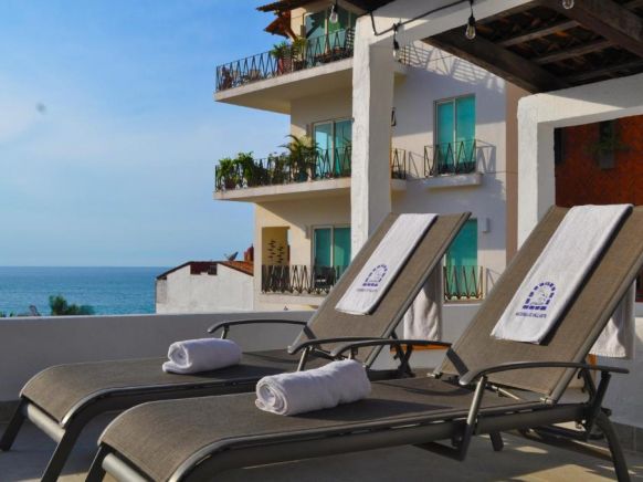 Hacienda Vallarta Suites en Playa los Muertos - SOLO ADULTOS