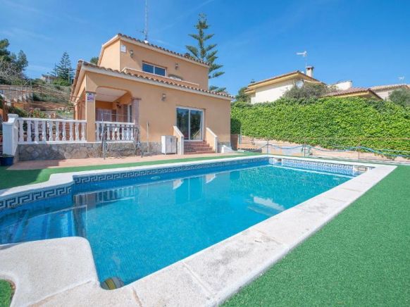 R103 Villa con piscina in Segur de Calafell