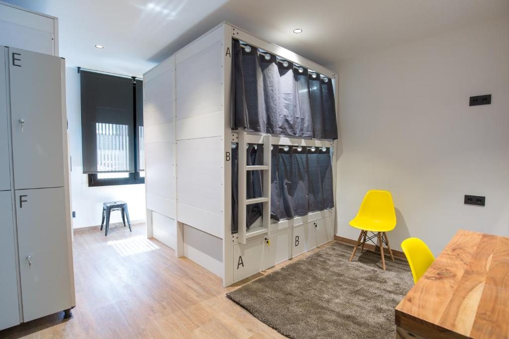 Airhostel Barcelona Airport 24h, Барселона