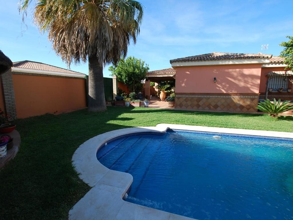 Chalet piscina Privada Aire acondicionado Solo familias y pareja, Эль-Пуэтро-де-Санта-Мария