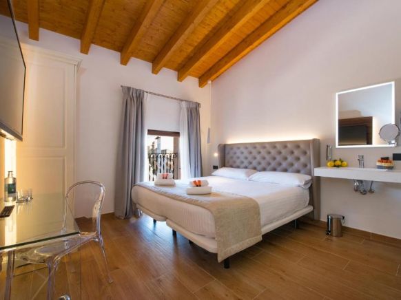 My Rooms Central Maria